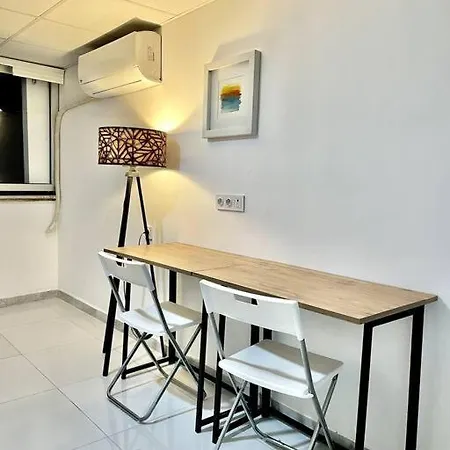 Cozy Midtown Studio In U4 アパート *