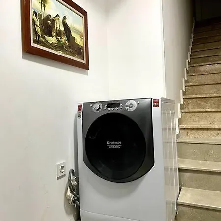 Cozy Midtown Studio In U4