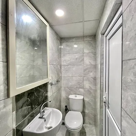 Cozy Midtown Studio In U4